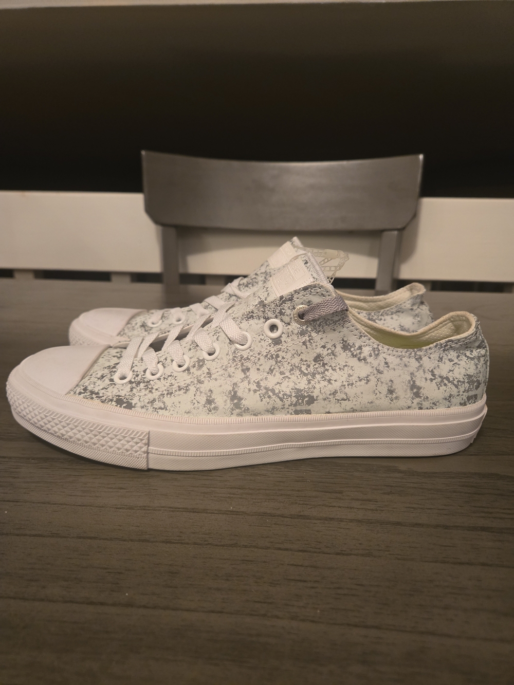 Converse Chuck Taylor All-Star Reflective WhIte Silver Men’s 9.5 Women’s 11